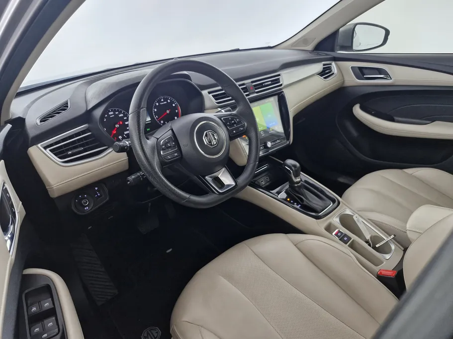 ام جي 5 LUX 2023 