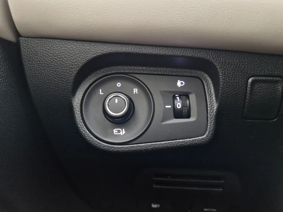 ام جي 5 LUX 2023 