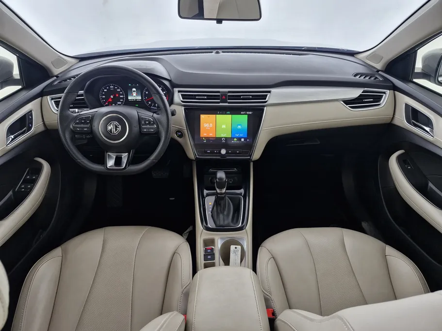 ام جي 5 LUX 2023 