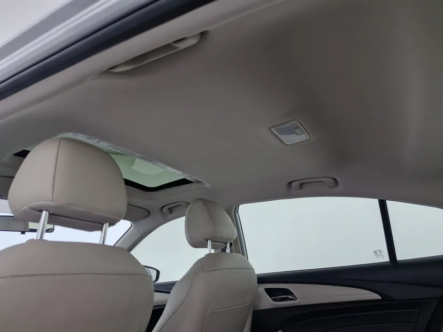 ام جي 5 LUX 2023 