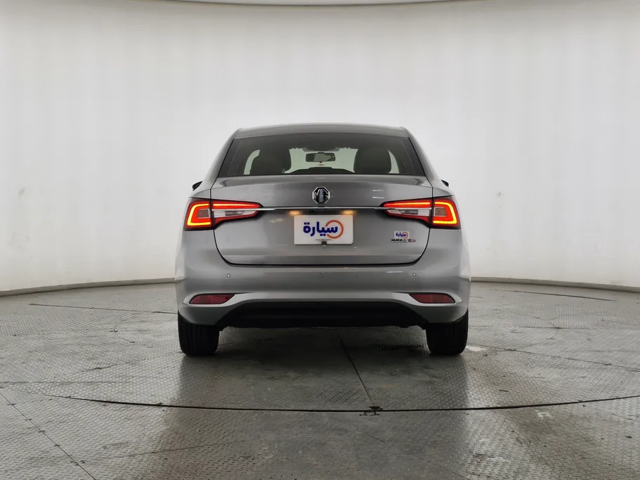 ام جي 5 LUX 2023 