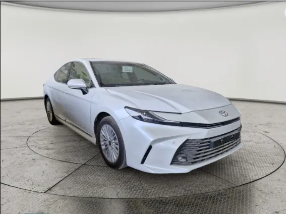 تويوتا كامري LE 2025 