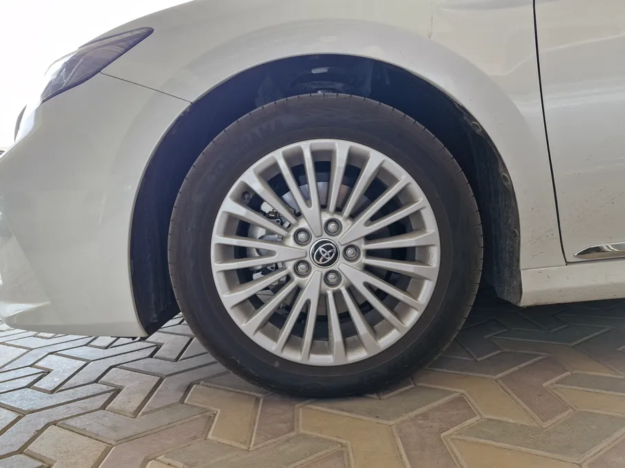 تويوتا كامري LE 2025 