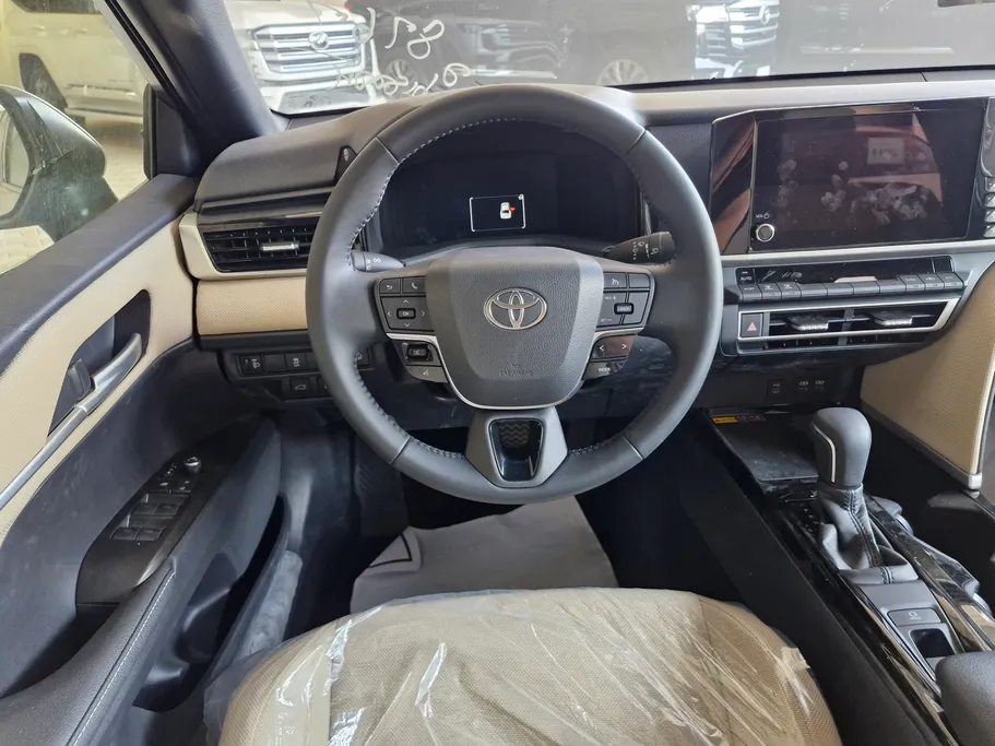 تويوتا كامري LE 2025 