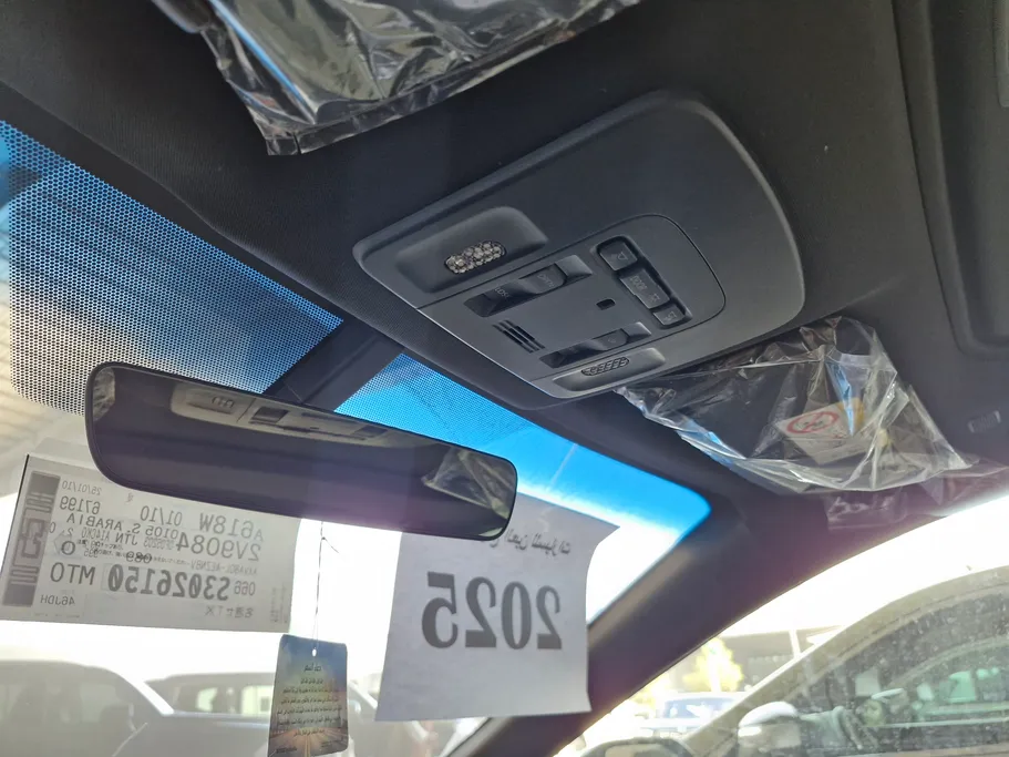 تويوتا كامري LE 2025 