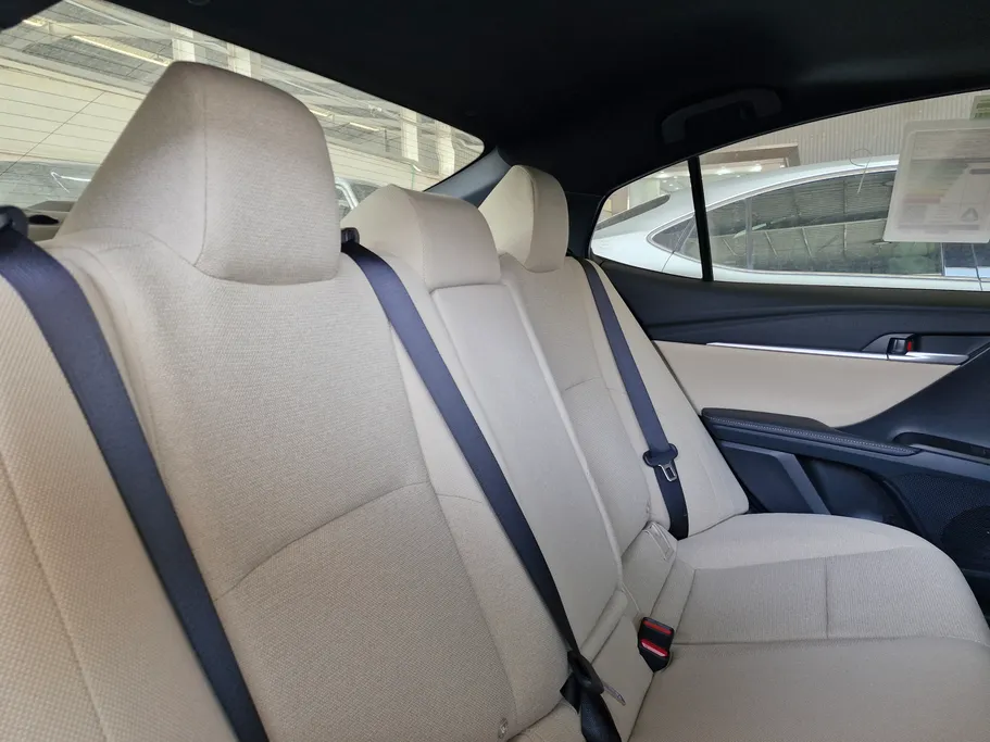 تويوتا كامري LE 2025 