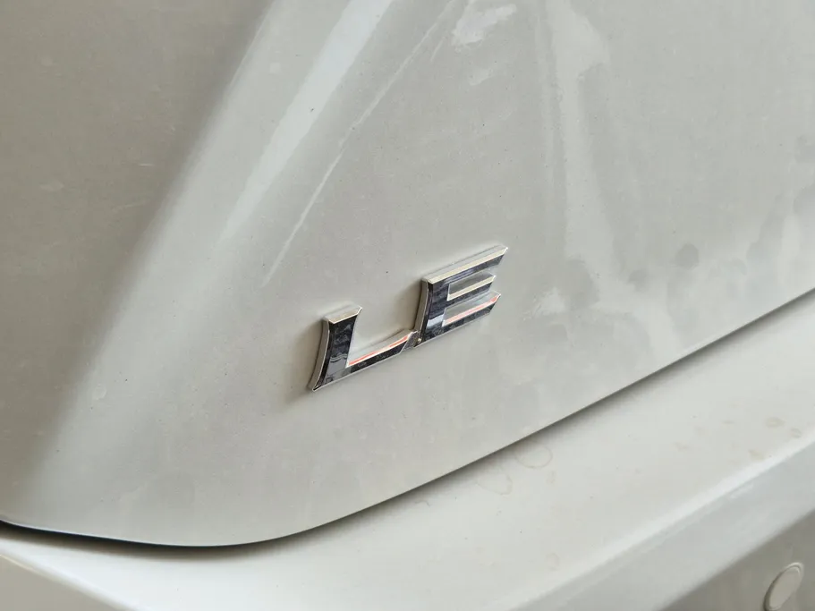 تويوتا كامري LE 2025 