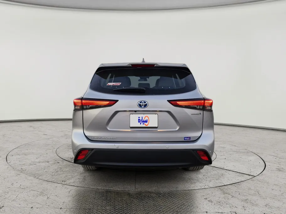 تويوتا هايلاندر LE 2021 