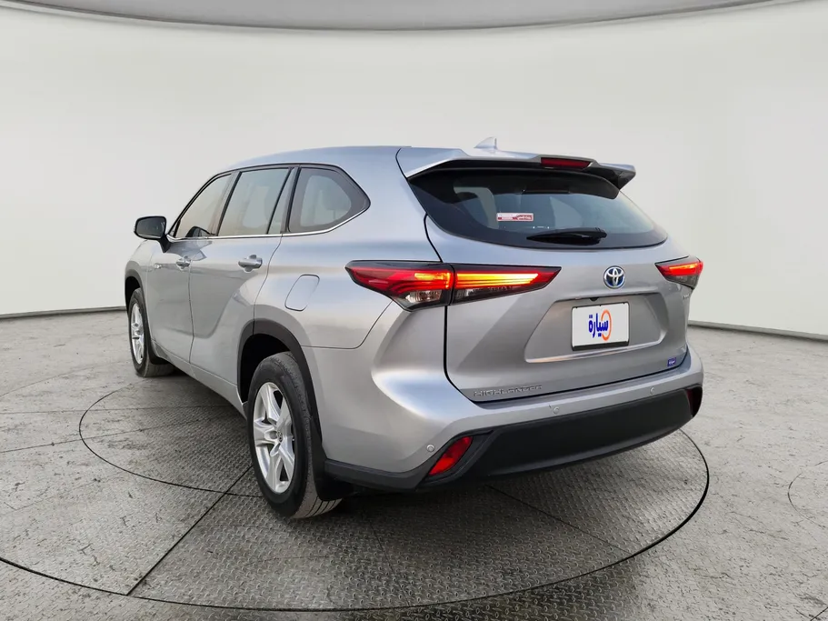 تويوتا هايلاندر LE 2021 