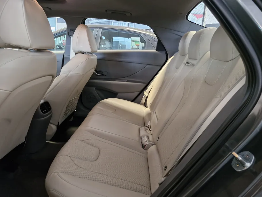 2023 Hyundai Elantra PREMIUM 