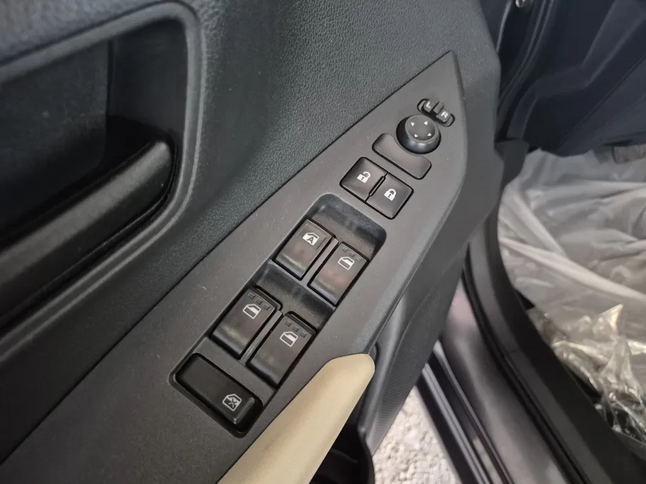 تويوتا يارس Y 2023 