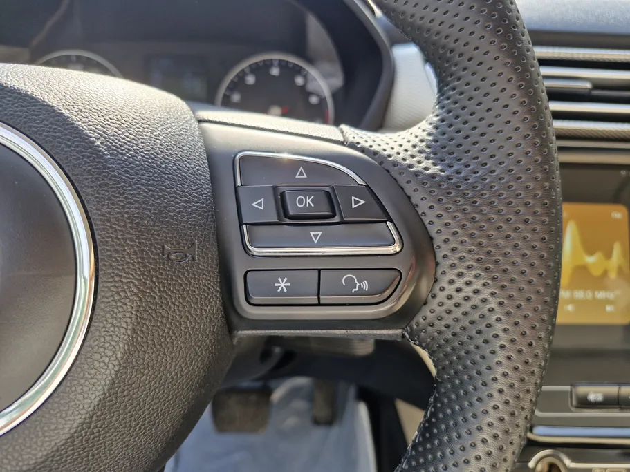 ام جي 5 STD 2024 