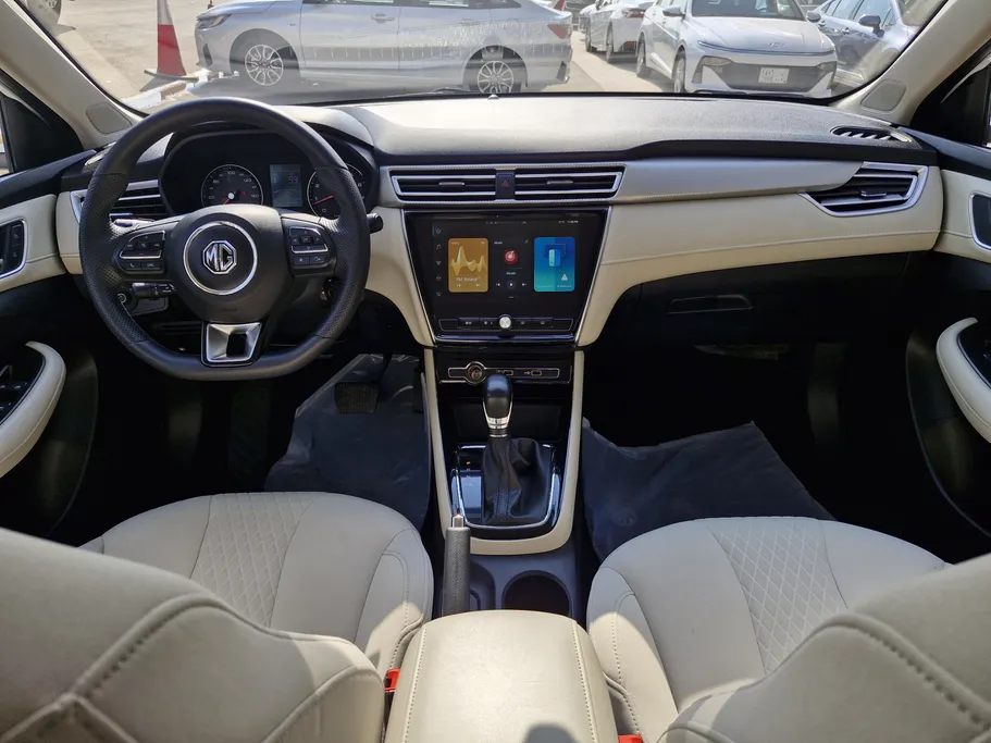 ام جي 5 STD 2024 