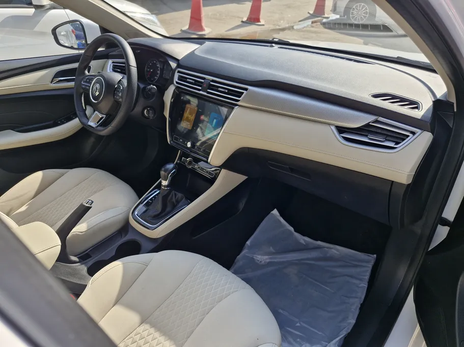 ام جي 5 STD 2024 