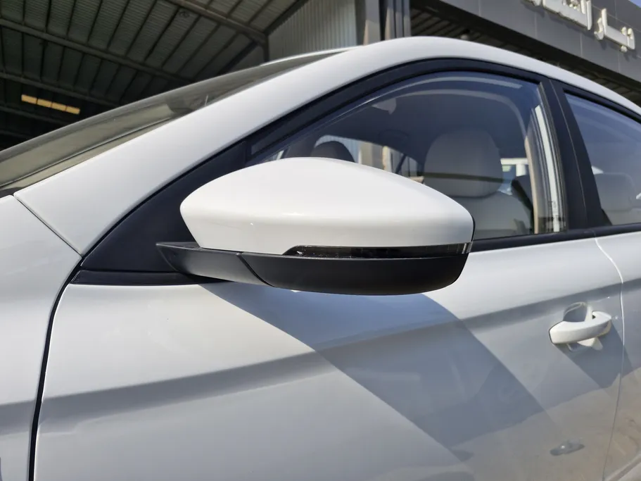 ام جي 5 STD 2024 