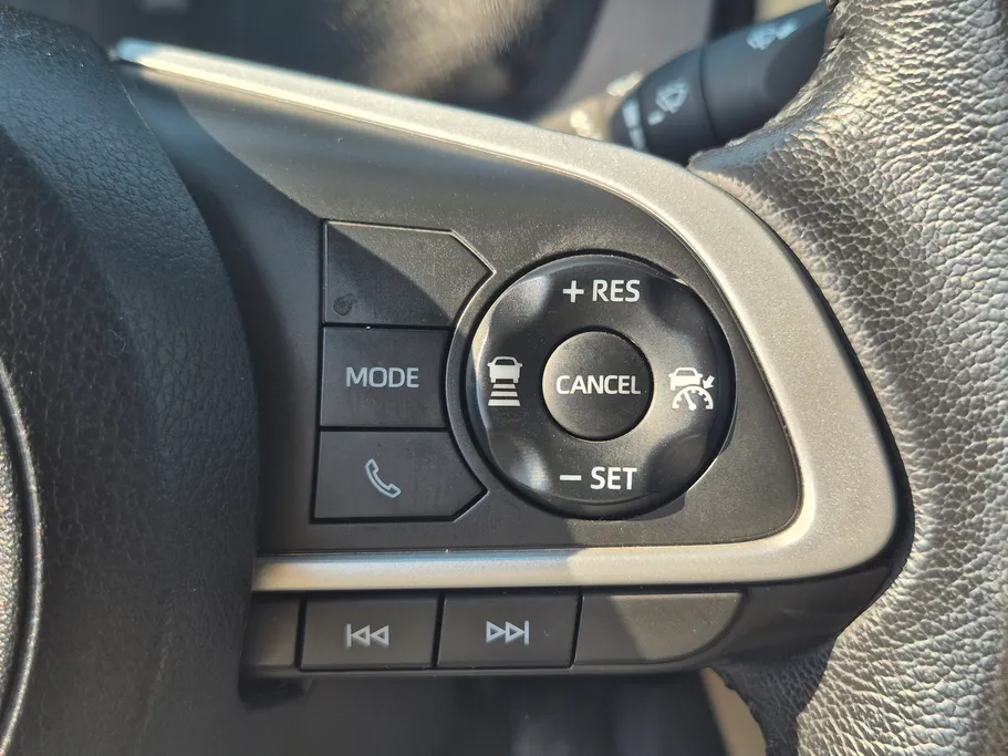 تويوتا يارس YX 2024 