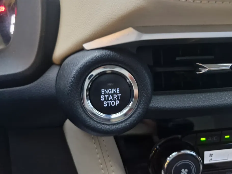 تويوتا يارس YX 2024 