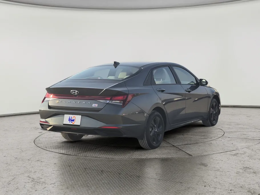 2023 Hyundai Elantra Smart 