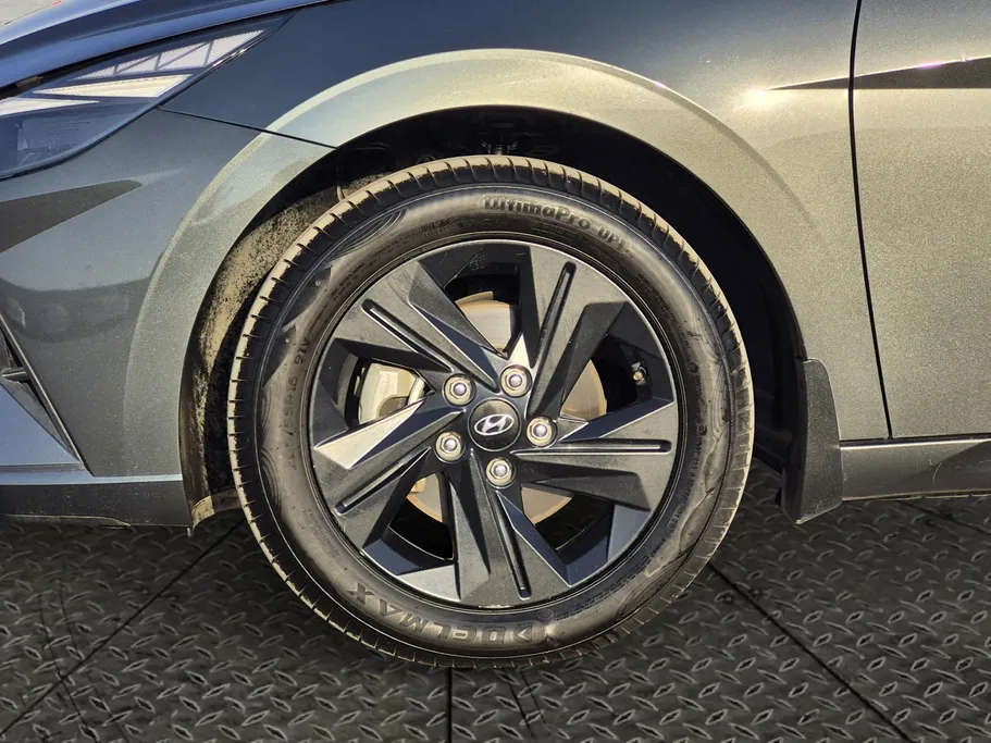 2023 Hyundai Elantra Smart 