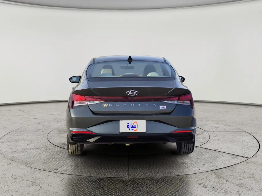 2023 Hyundai Elantra Smart 