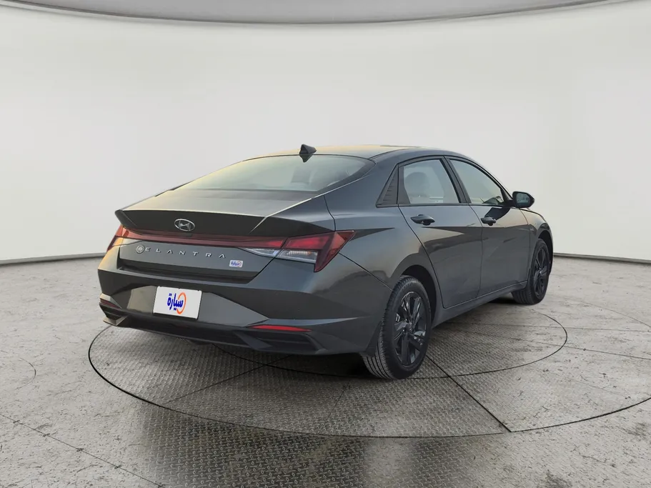 2023 Hyundai Elantra Smart 