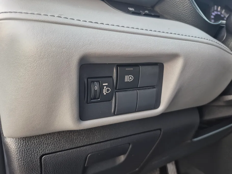 تويوتا هايلاندر LE 2021 