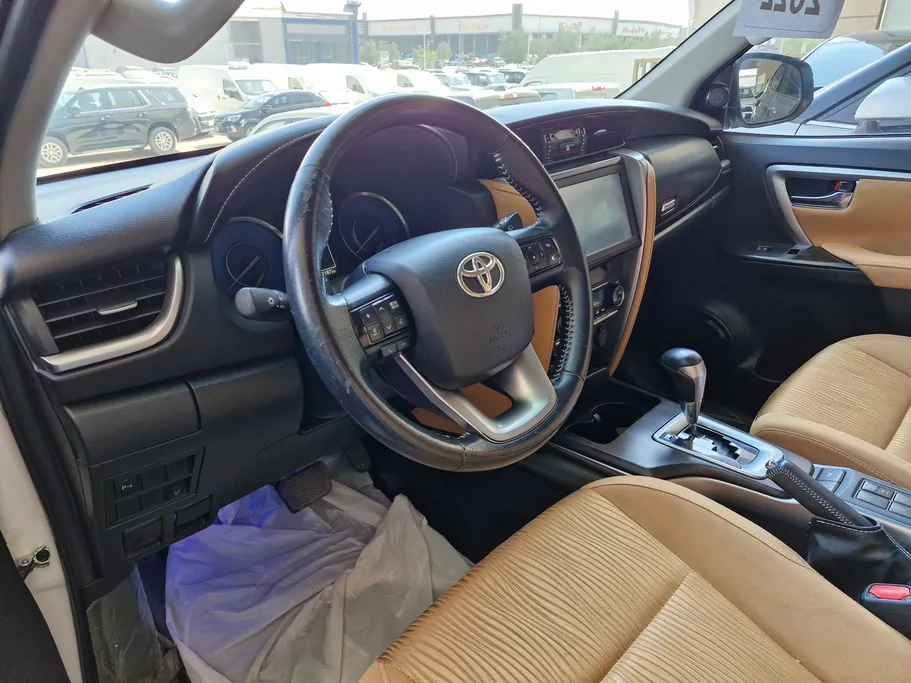 2022 Toyota Fortuner VX 