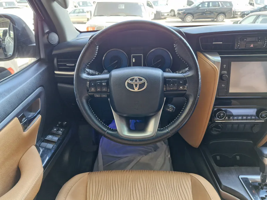2022 Toyota Fortuner VX 
