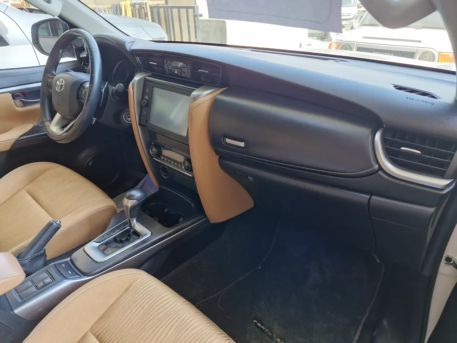 2022 Toyota Fortuner VX 