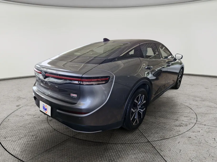 2025 Toyota Crown Premium 