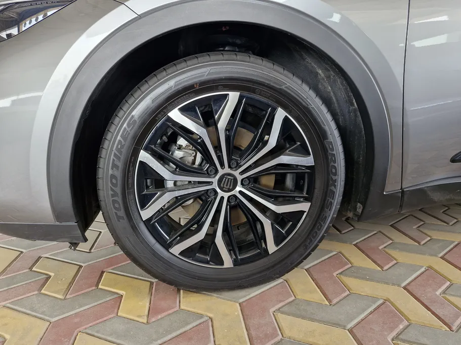 2025 Toyota Crown Premium 