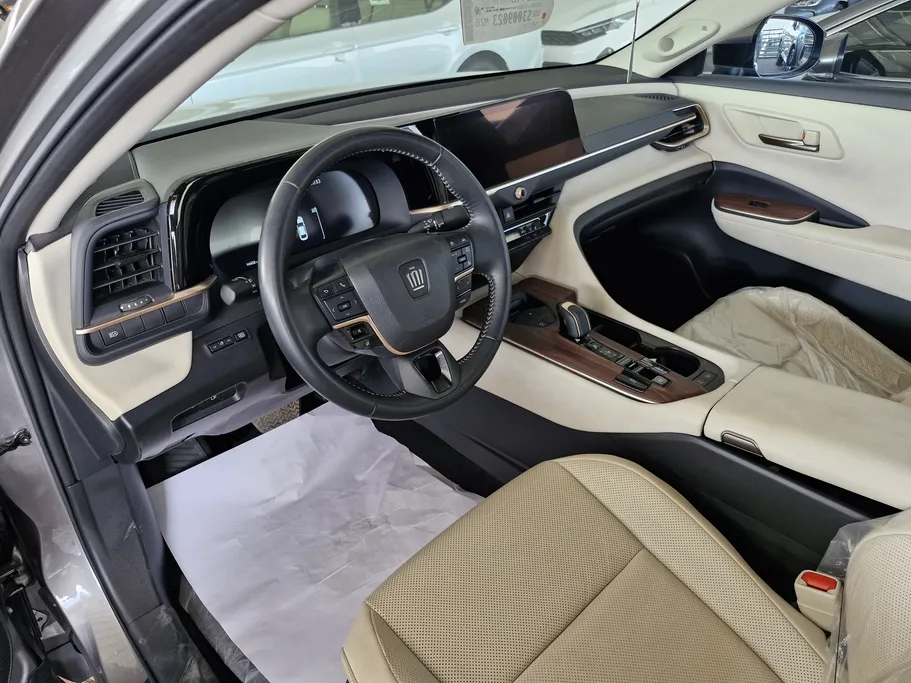 2025 Toyota Crown Premium 