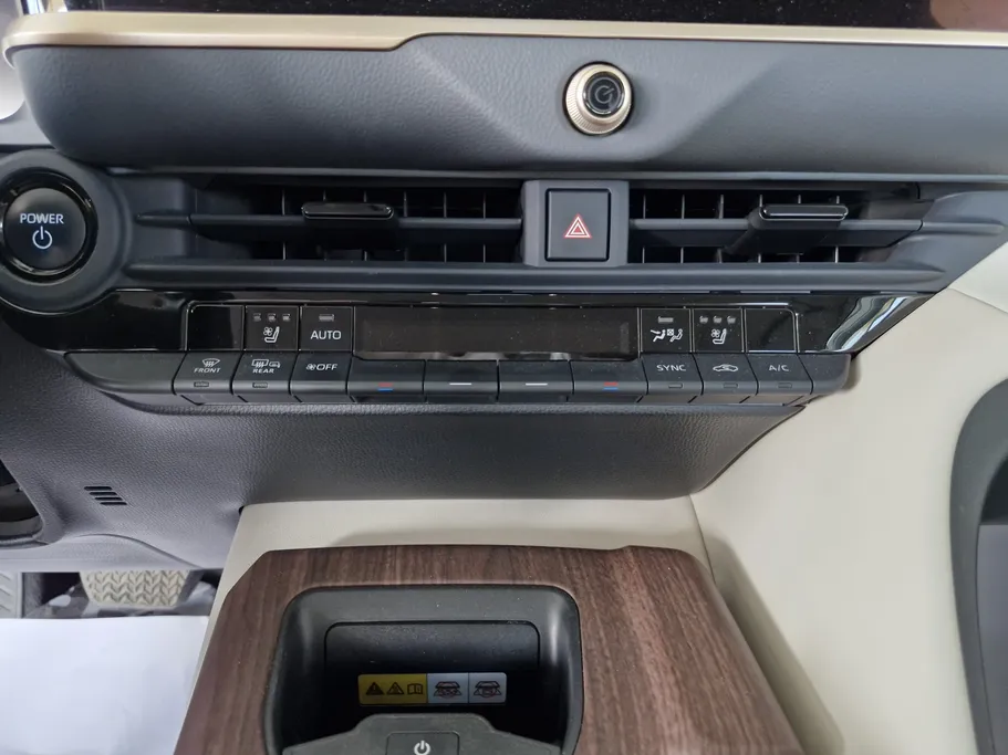 2025 Toyota Crown Premium 