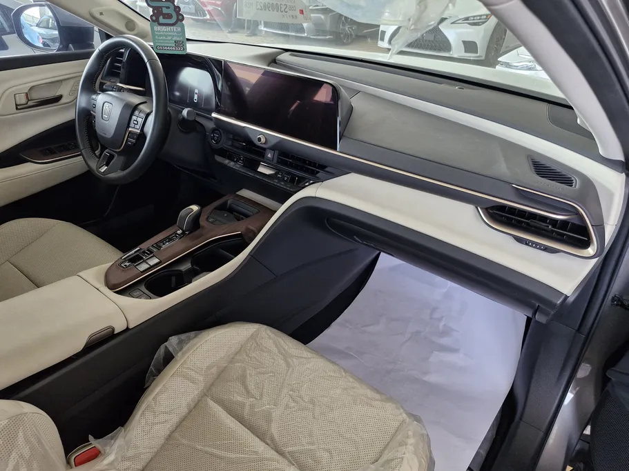 2025 Toyota Crown Premium 