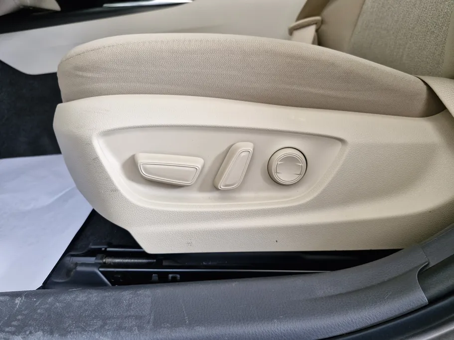 2024 Toyota Camry  GLE 