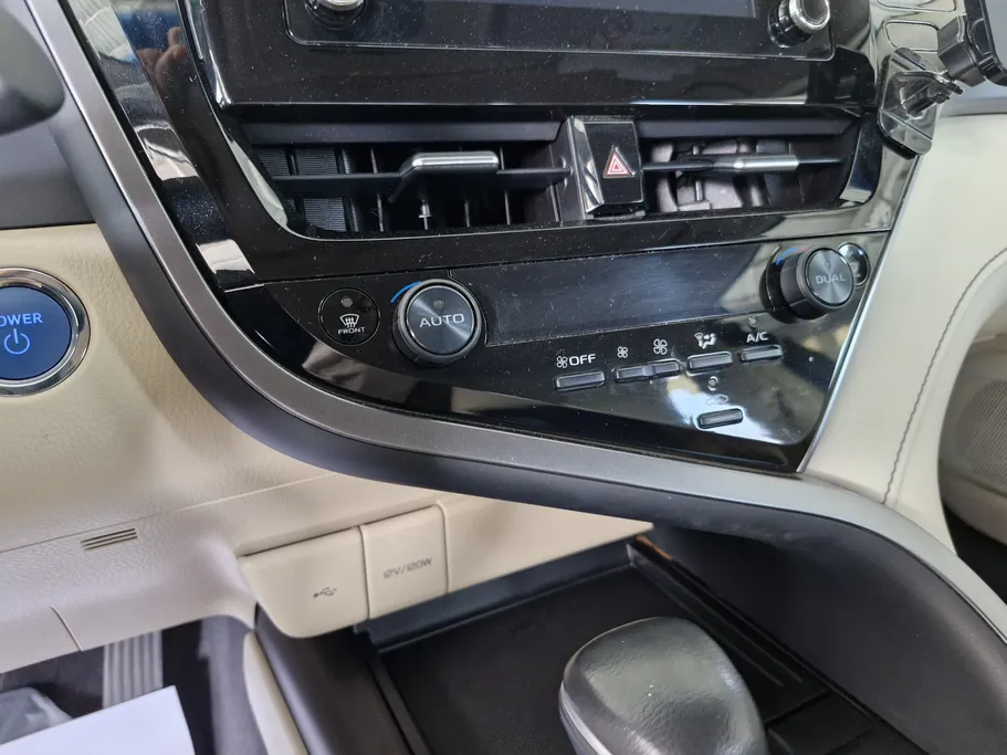 2024 Toyota Camry  GLE 