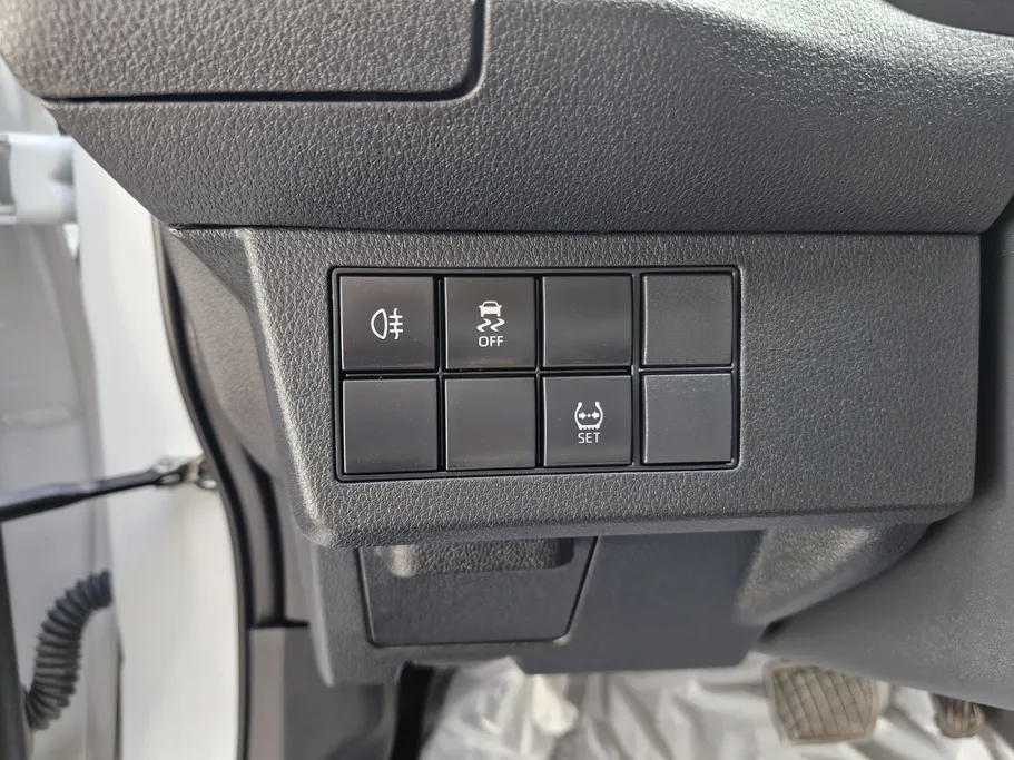 تويوتا يارس Y 2023 