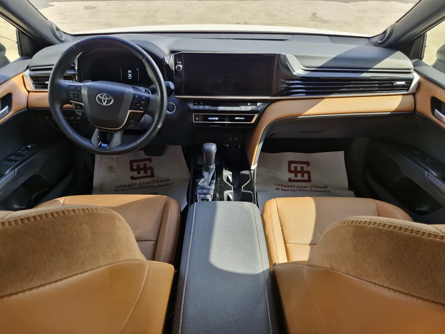 2025 Toyota Camry  lumiere 