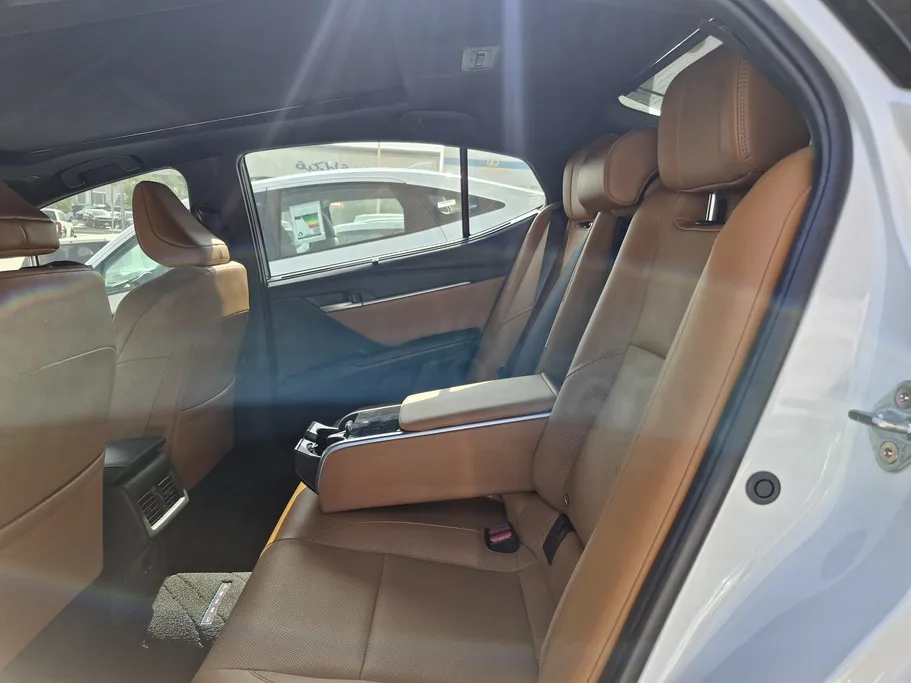 2025 Toyota Camry  lumiere 