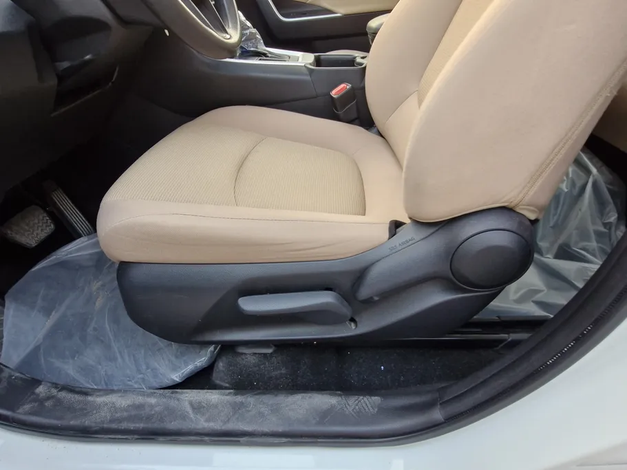 تويوتا راف فور LE 2022 