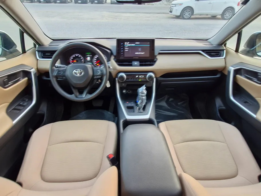 تويوتا راف فور LE 2022 