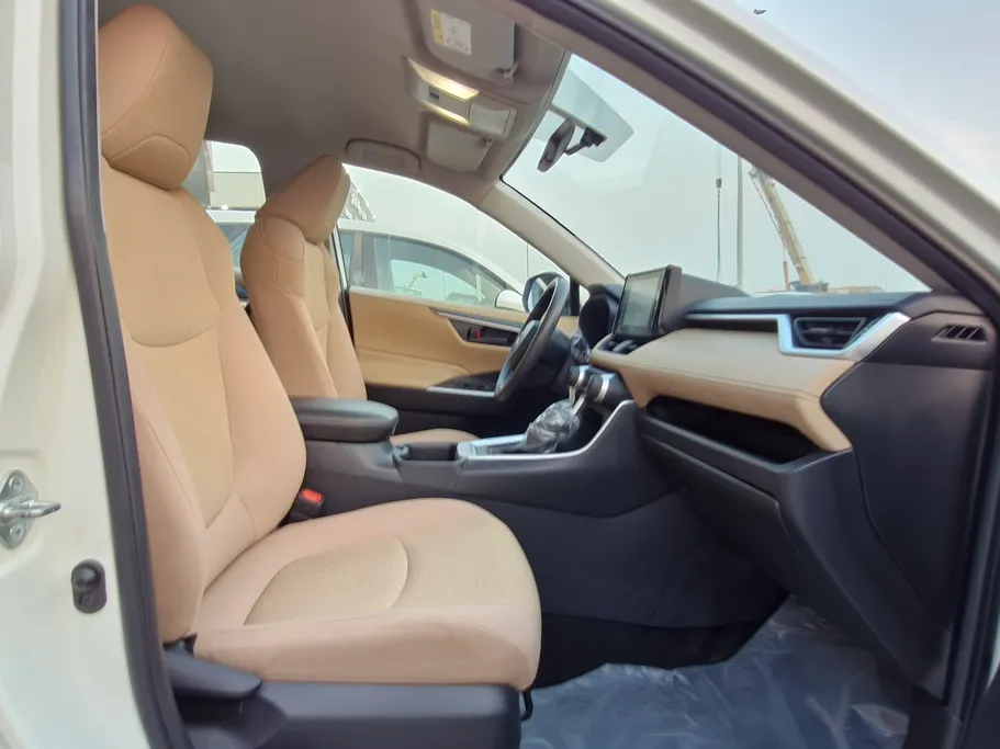 تويوتا راف فور LE 2022 