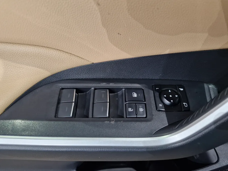 تويوتا راف فور XLE HEV 2024 