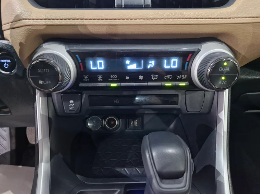 تويوتا راف فور XLE HEV 2024 