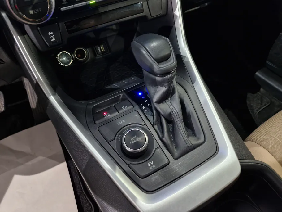 تويوتا راف فور XLE HEV 2024 