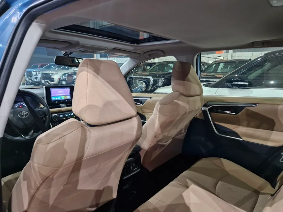 تويوتا راف فور XLE HEV 2024 