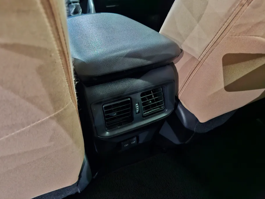 تويوتا راف فور XLE HEV 2024 