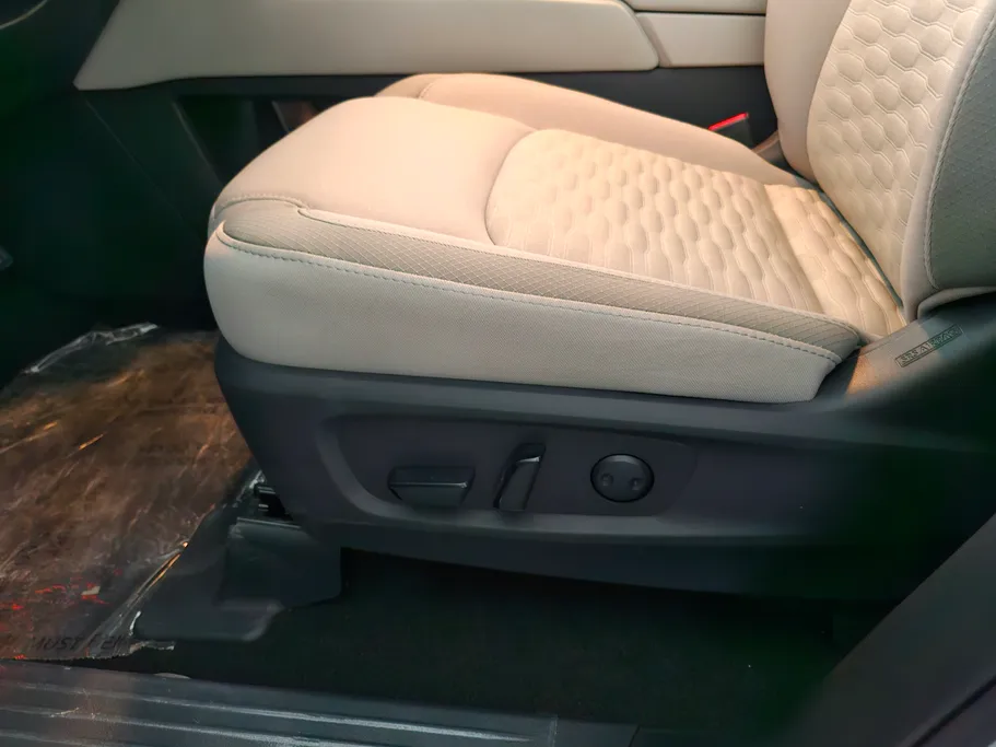 2023 Nissan Pathfinder S 