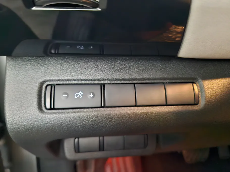 2023 Nissan Pathfinder S 