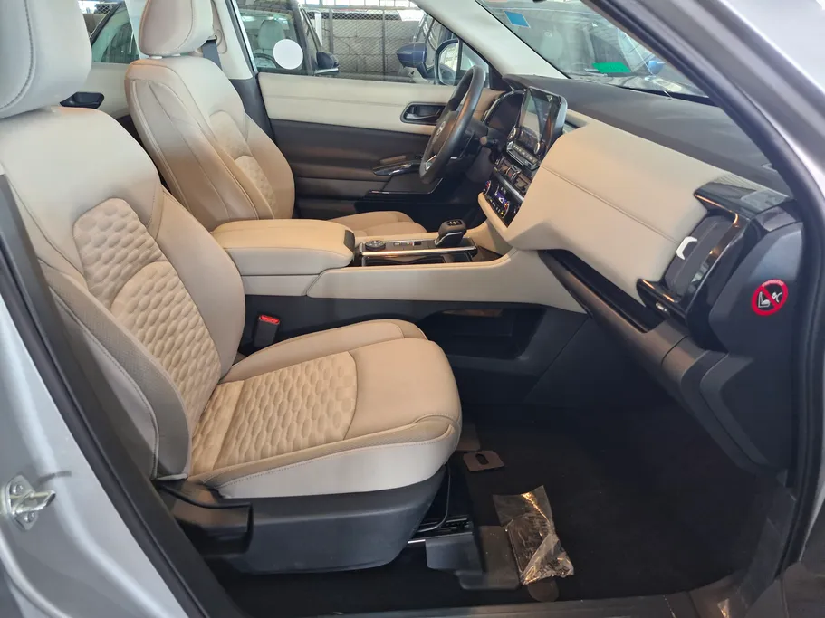 2023 Nissan Pathfinder S 